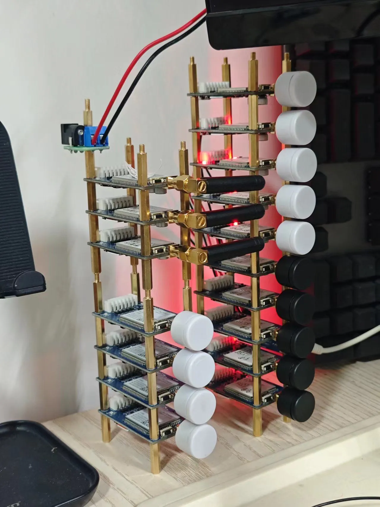 讯路由 · 中枢硬件